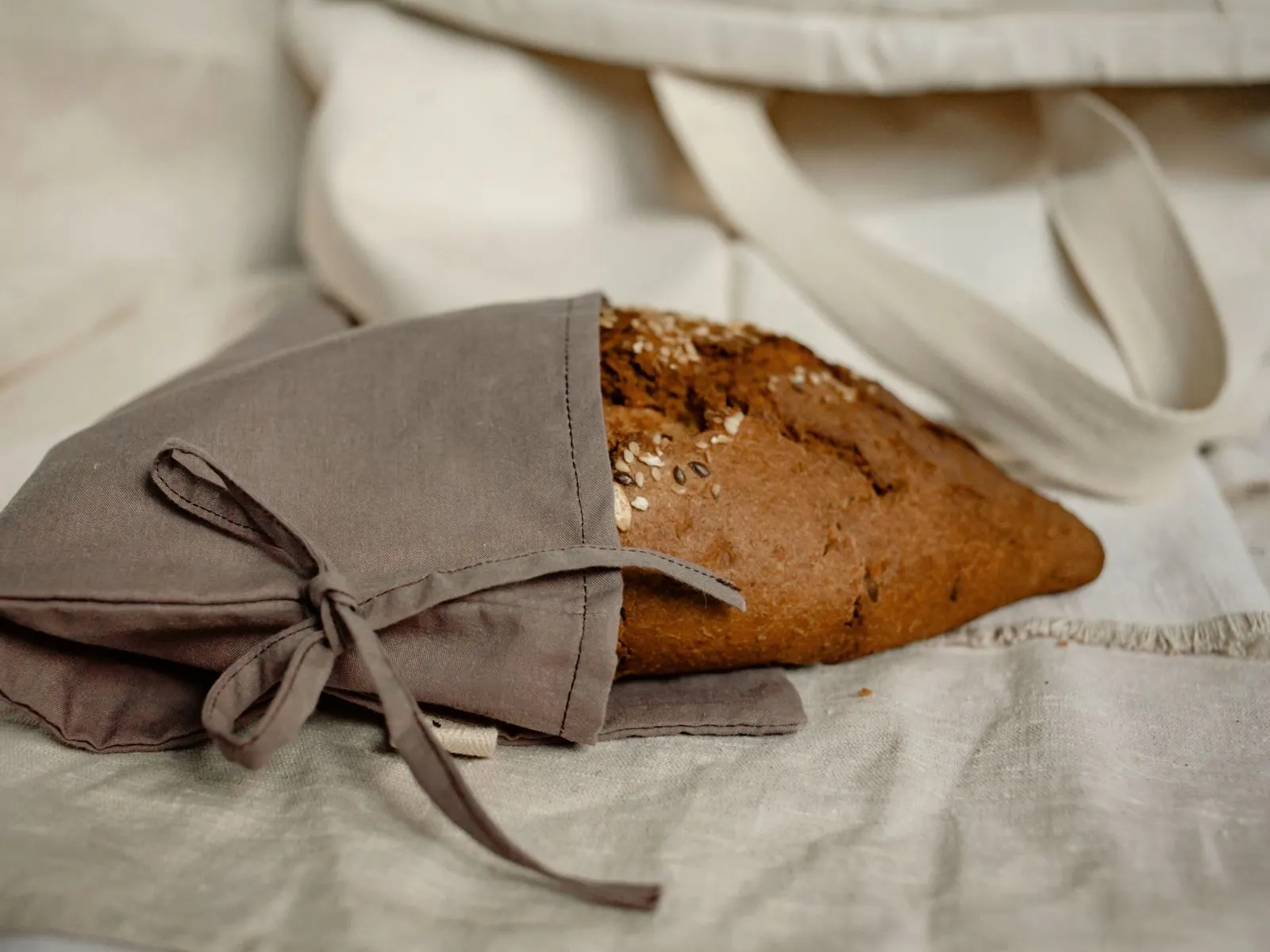 كيف يبقى الخبز طريًّا حتى آخر رغيف