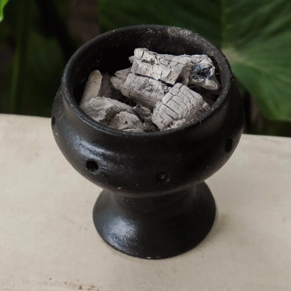 مبخرة الفخار السوداء