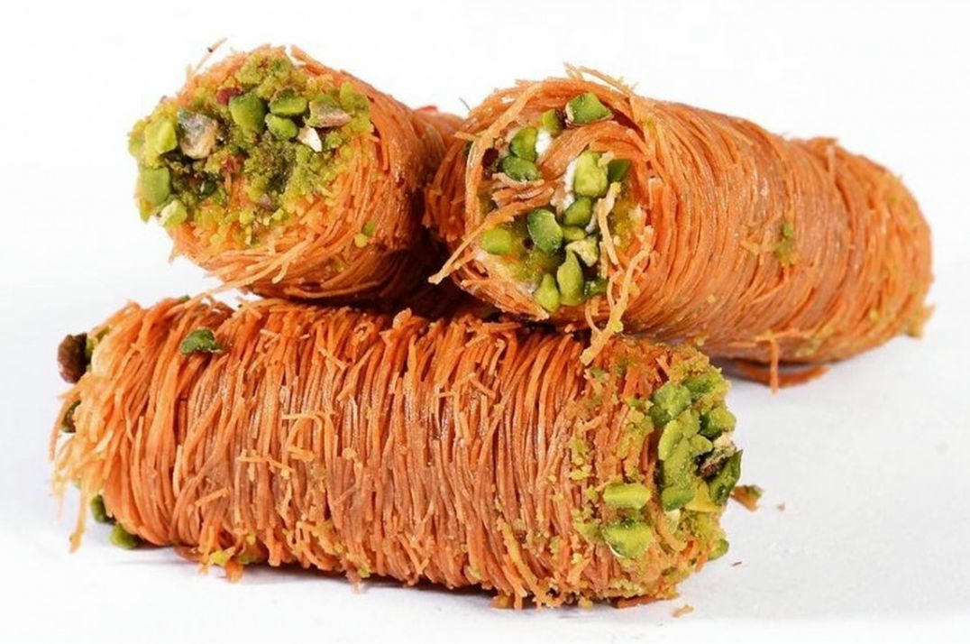 كنافة رول بحشو كريمي 