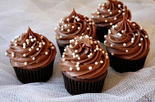 12 قطعة كب كيك شوكولاتة