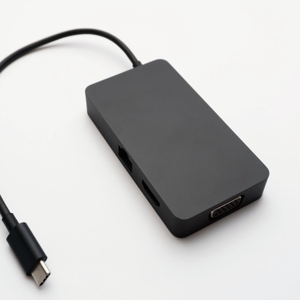 موزع USB-C بخمسة منافذ مع HDMI وVGA